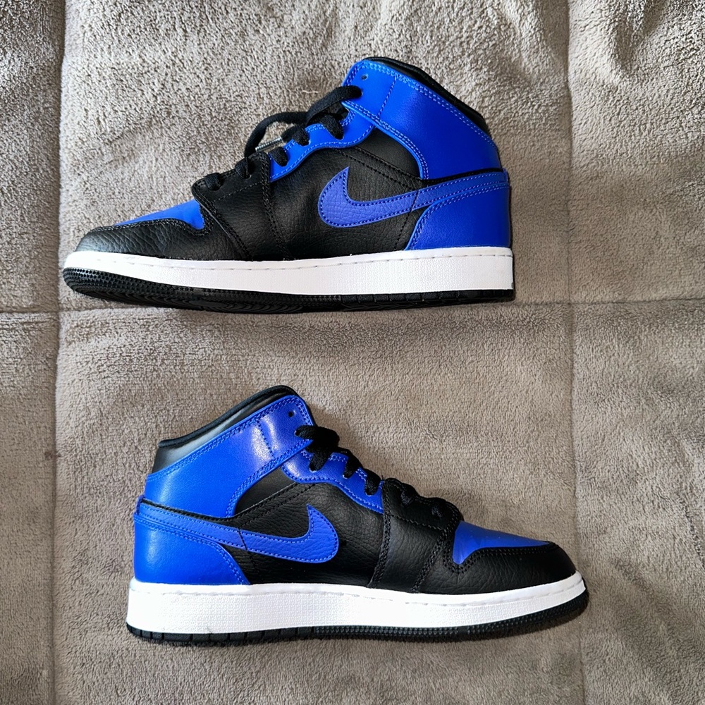 Jordans Mid Royal Blue